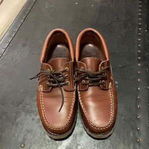 Loake Moc toe boat shoe